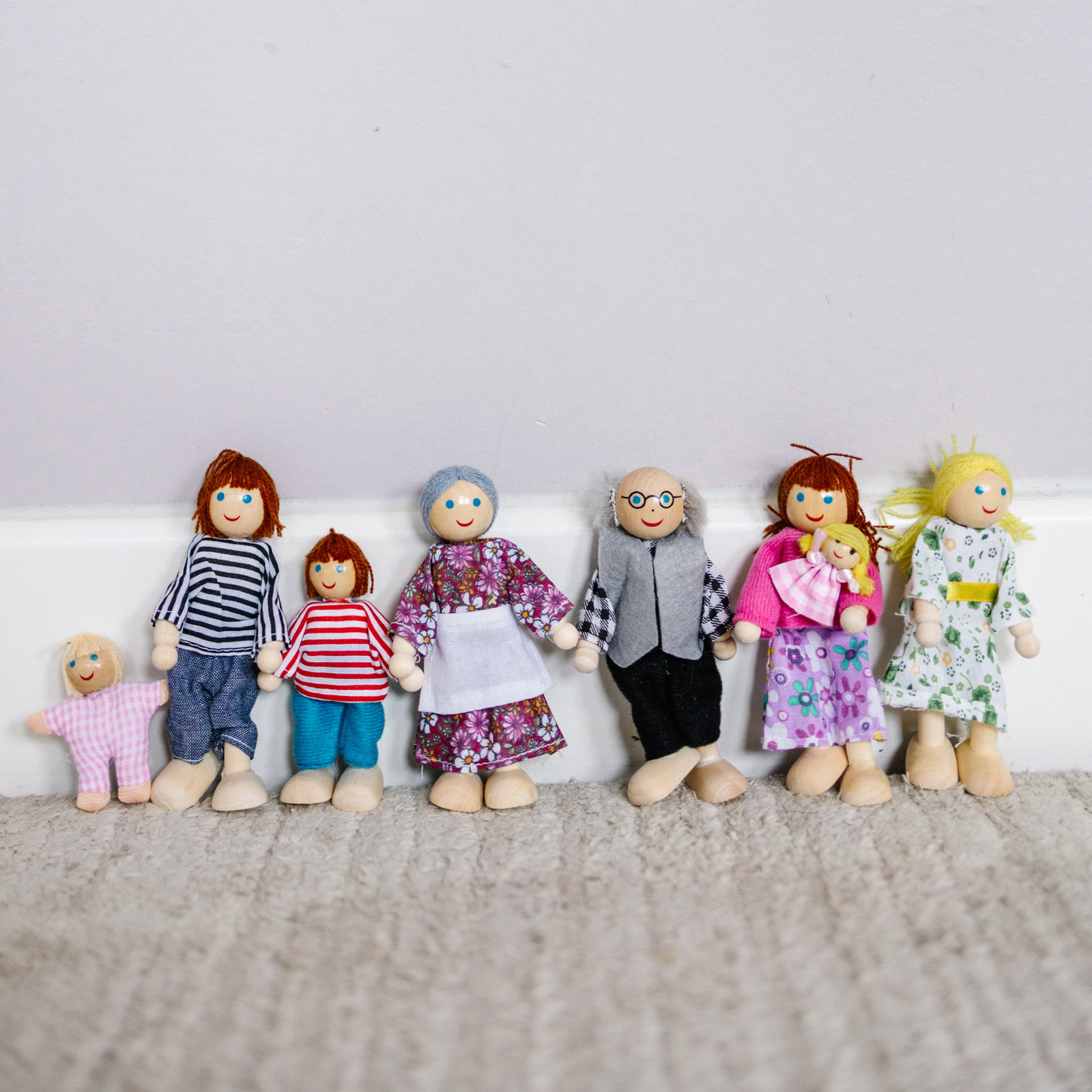 1 Doll Family - Image 1