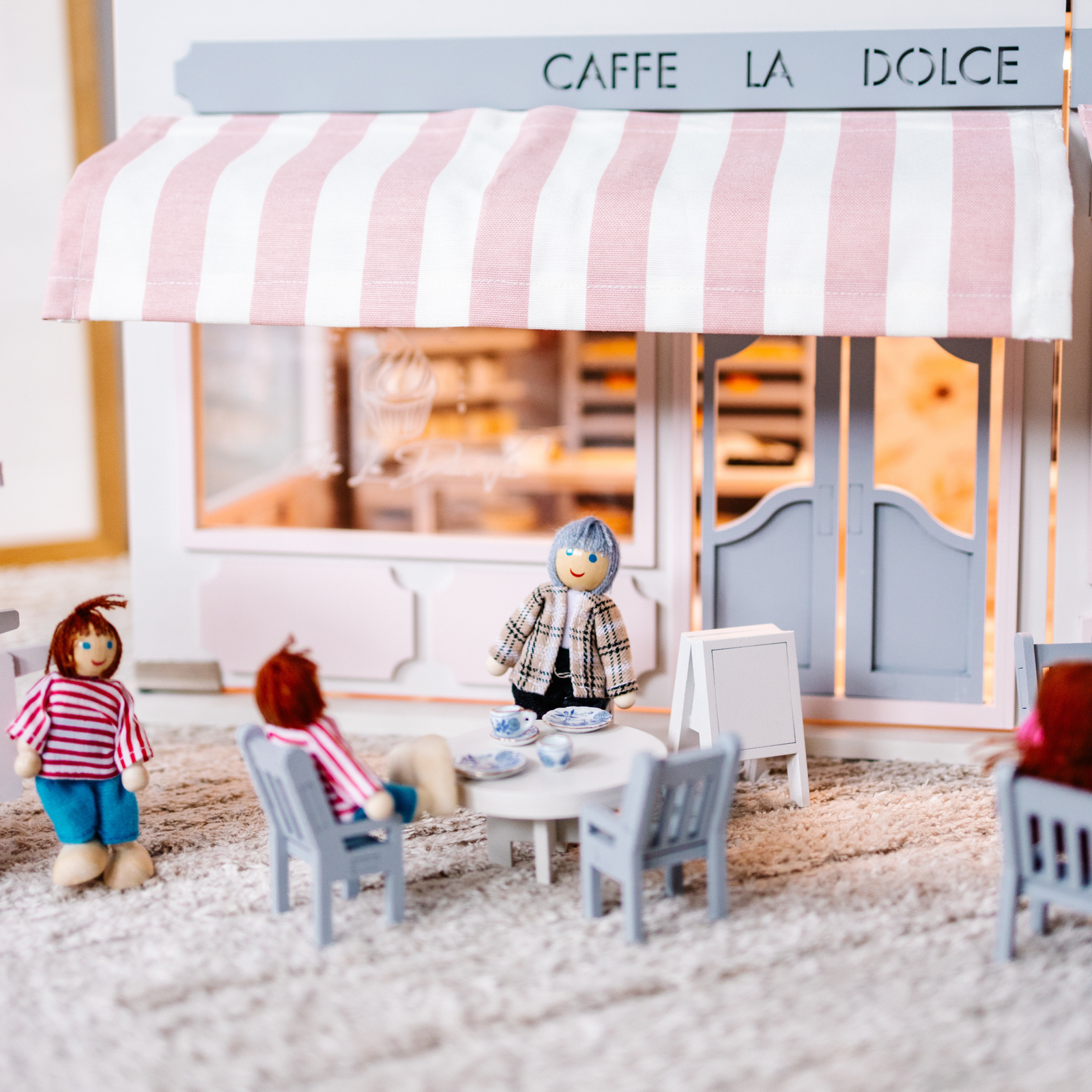 4 Doll Family - Image 8