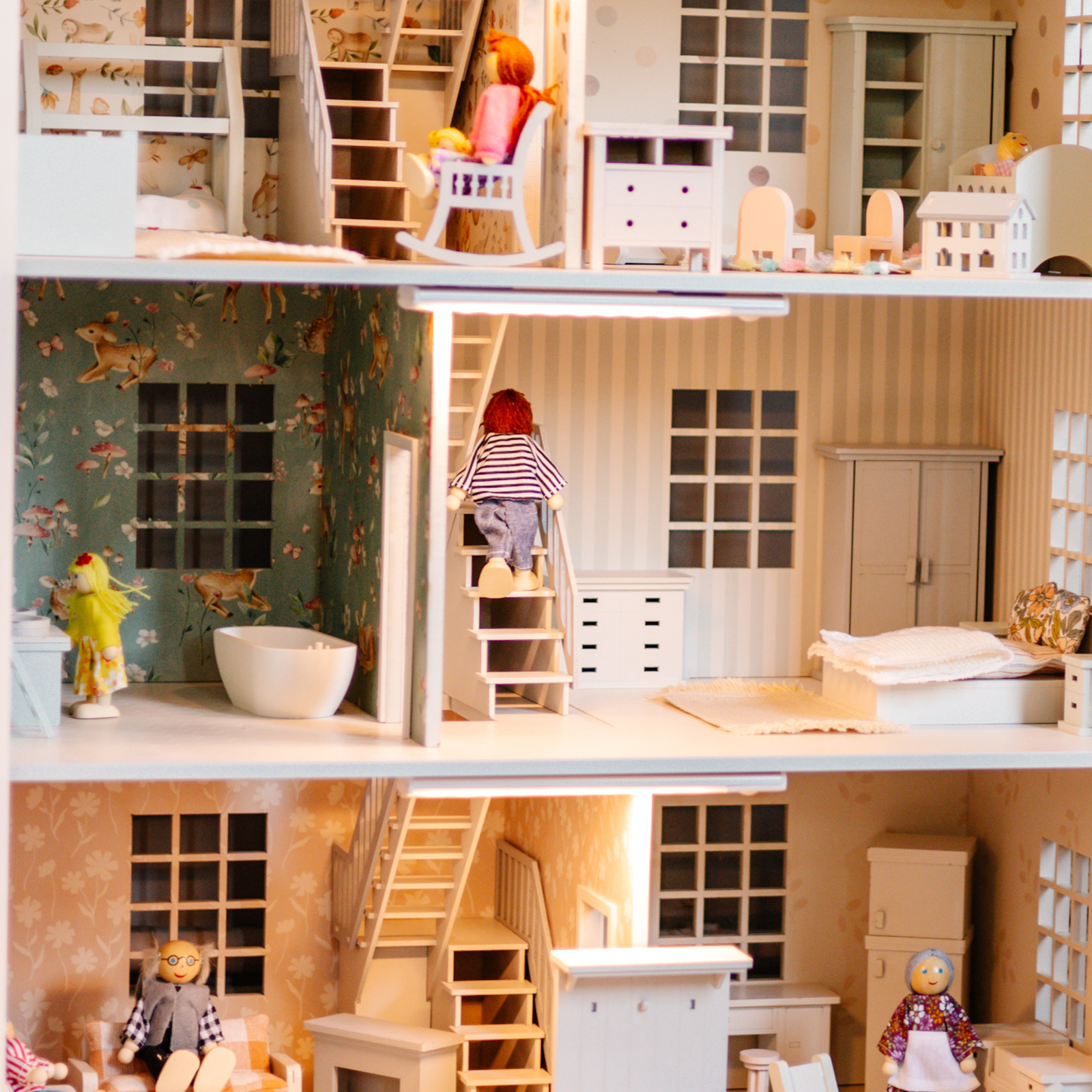7 Doll Family - Image 2