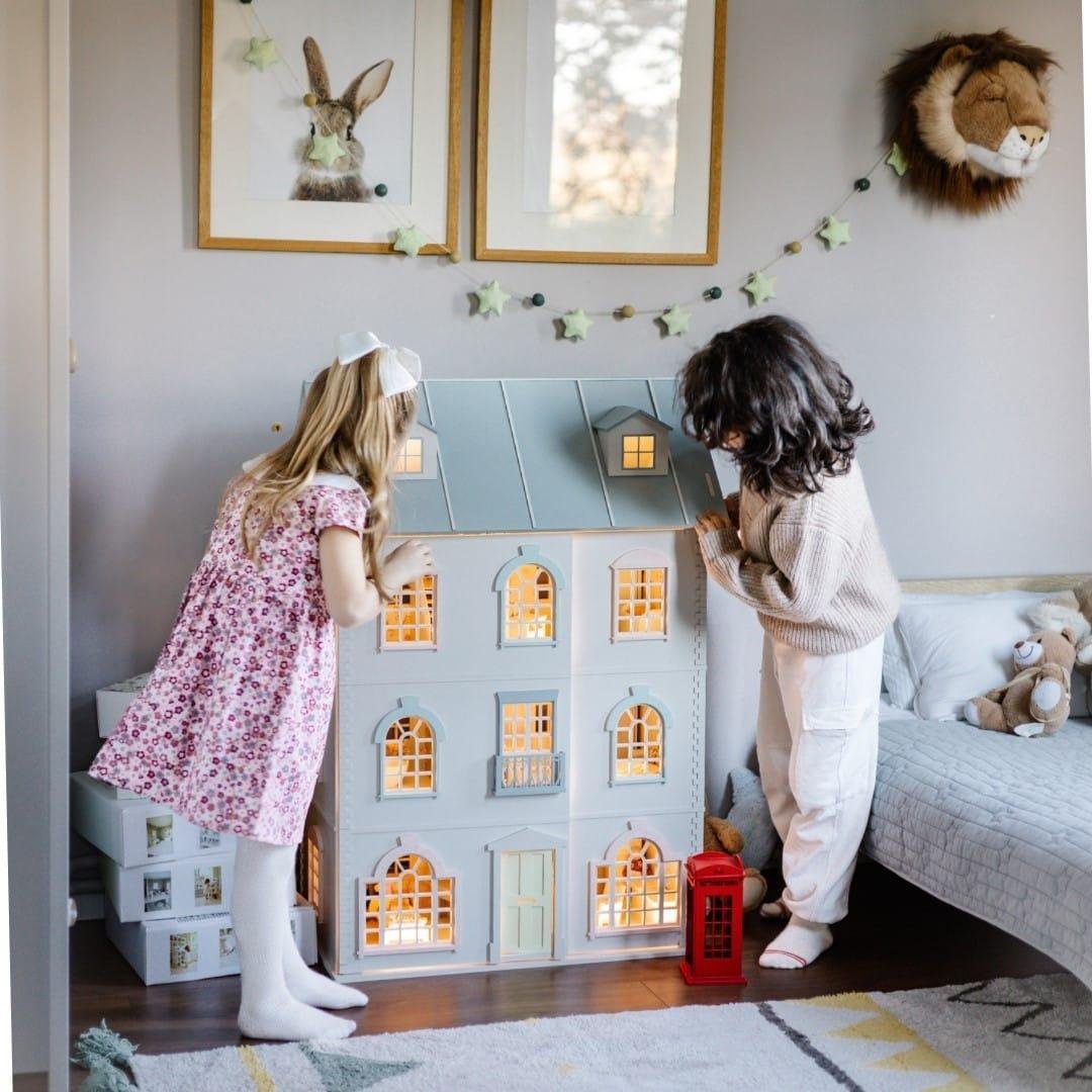 The Cognitive and Social Benefits of Dollhouse Play for Children 1 Dollhouse Dollhouses Imagination Child Development Creativity